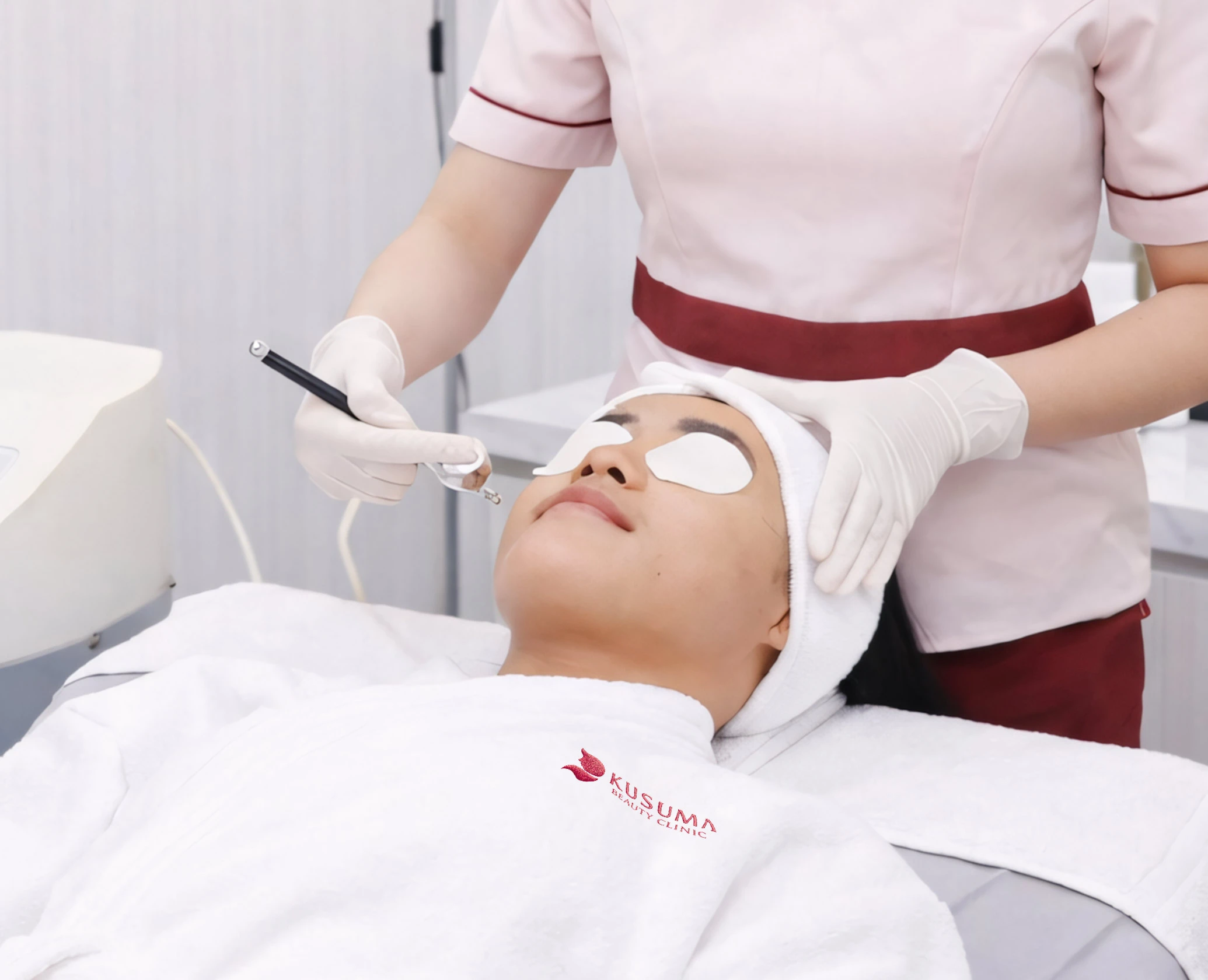 Facial Oxy: Treatment Wajah Oxygen Infusion untuk Kulit Cerah & Lembap